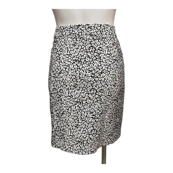 Ann Taylor Size 10 Black White Leopard Print Front Zipper Detail Pencil Skirt - Picture 3 of 7